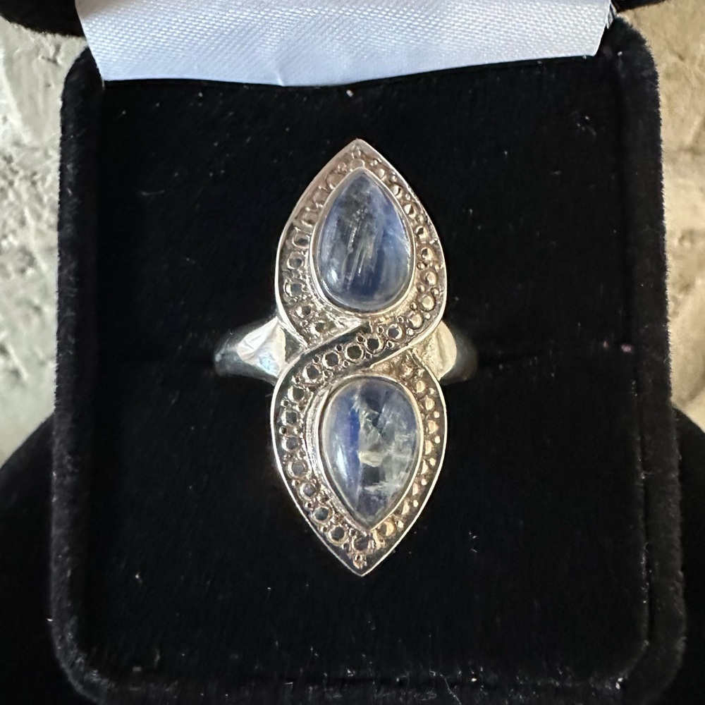 Rainbow Moonstone Ring in Sterling Silver 925. Size 8.